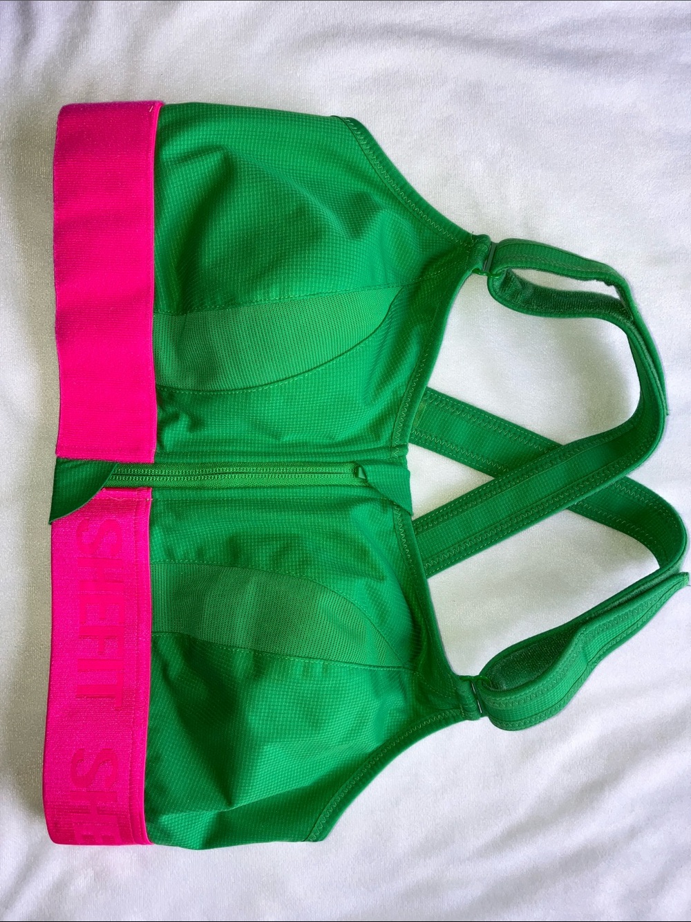 SHEFIT Ultimate Sports Bra
Kelly green 1Luxe